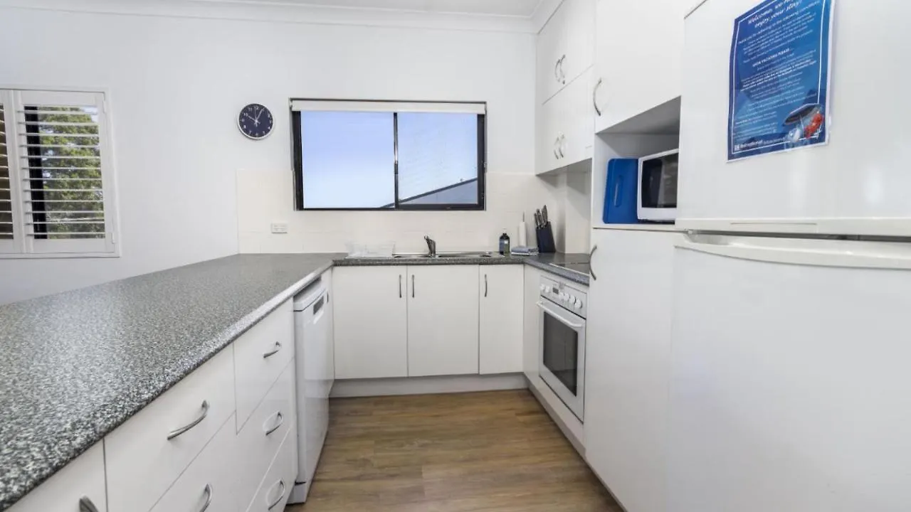 Modern Unit With Penthouse Views Villa Bongaree