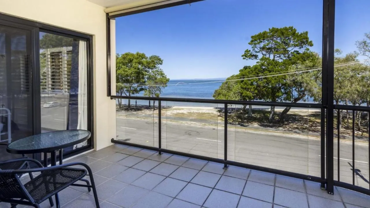 Modern Unit With Penthouse Views Villa Bongaree
